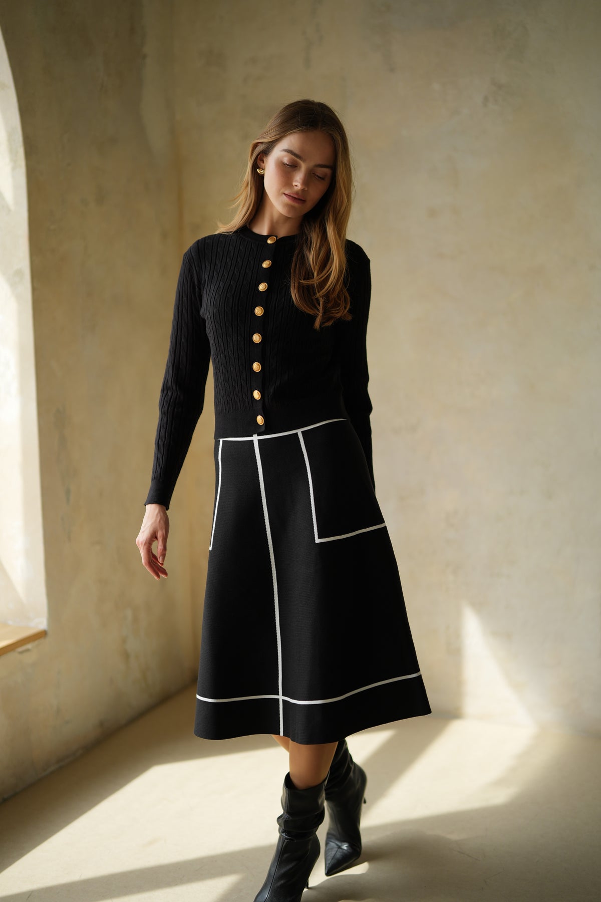 חצאית אריאל שחור